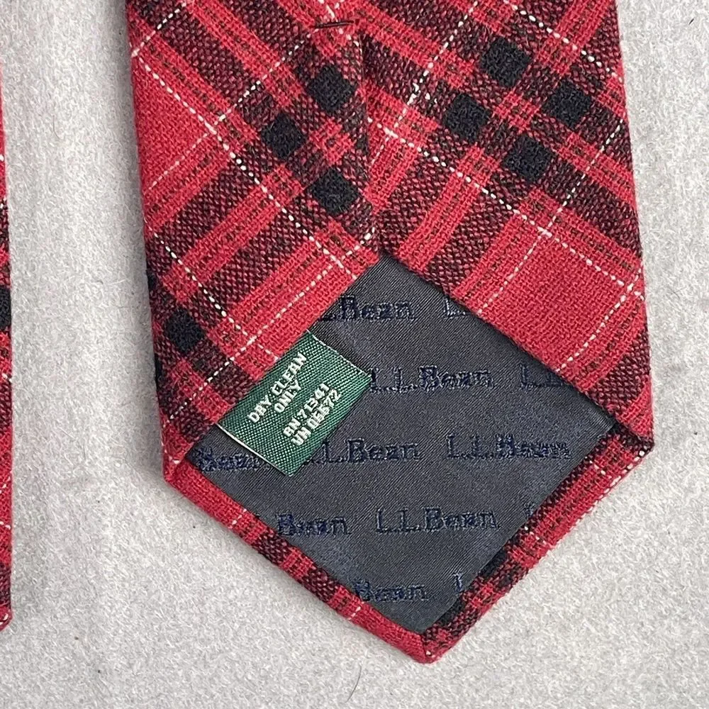 Lot (2) Men Ties‎ LL Bean And Vineyard Vines Winter Christmas